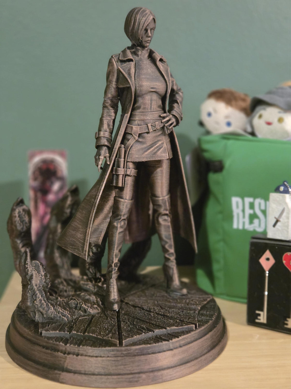 Ada Wong Resident Evil Statue