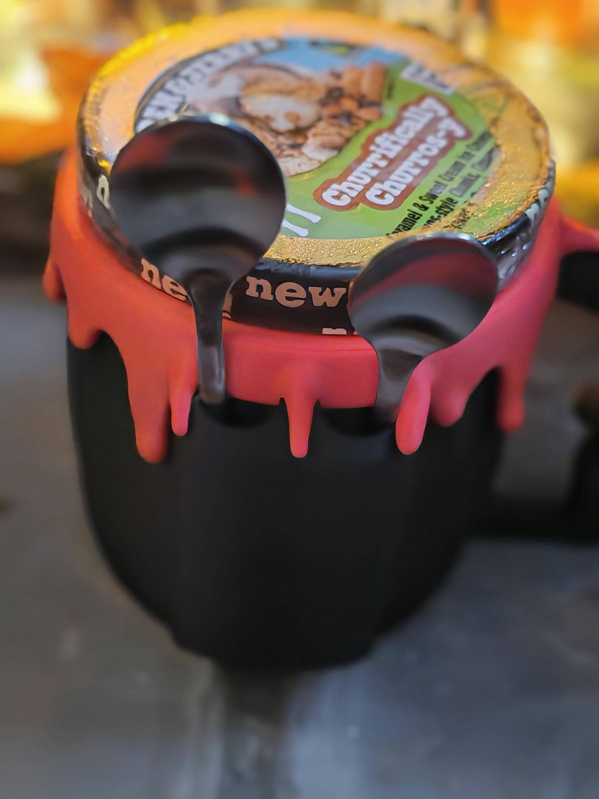 Ghostface Ice Cream Holder – Horror Dessert Bowl & Spoon Holder