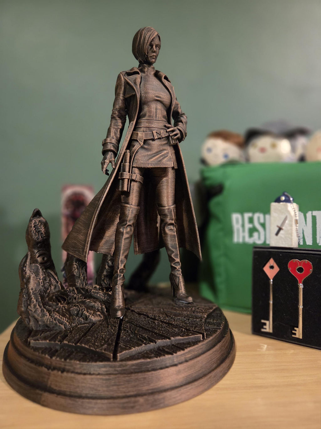 Ada Wong Resident Evil Statue