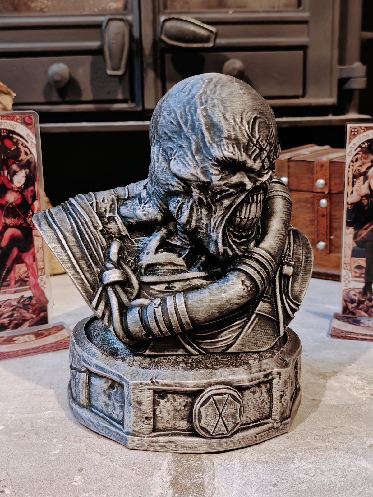 Resident Evil Nemesis Bust