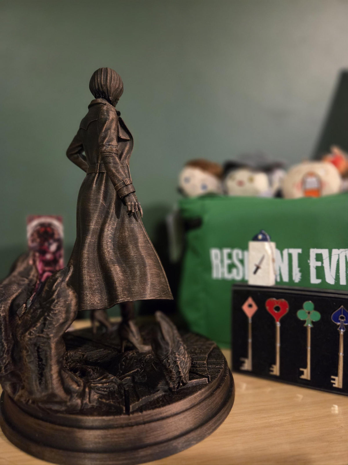 Ada Wong Resident Evil Statue